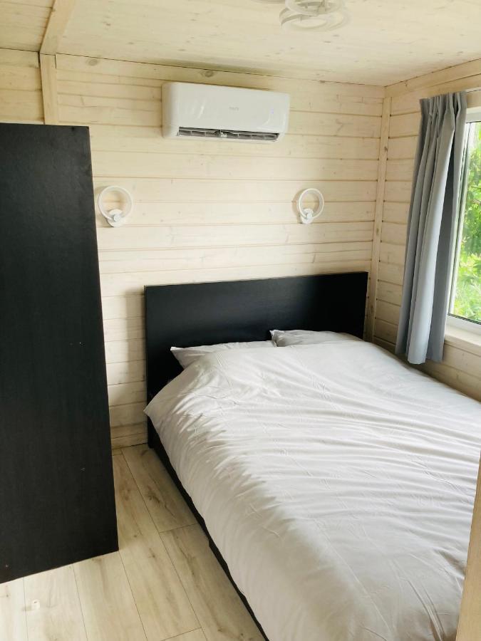 Villa Tiny House Aan Het Water Op De Appelhof Wommels Exterior foto
